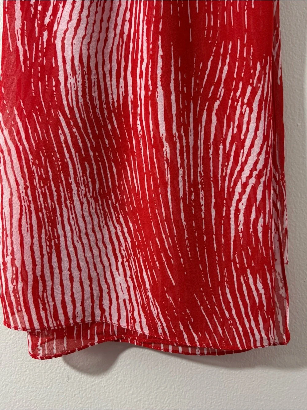 Haute Hijab red/white pattern chiffon hijab (38x40”)
